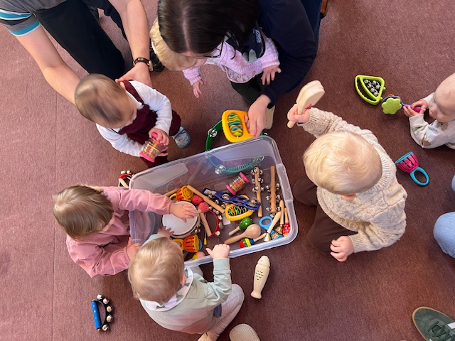 The Toddlers with their new instruments